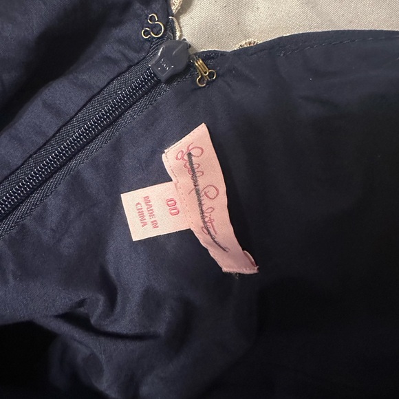 Lilly Pulitzer size 00. Perfect interview dress ! - Picture 4 of 4